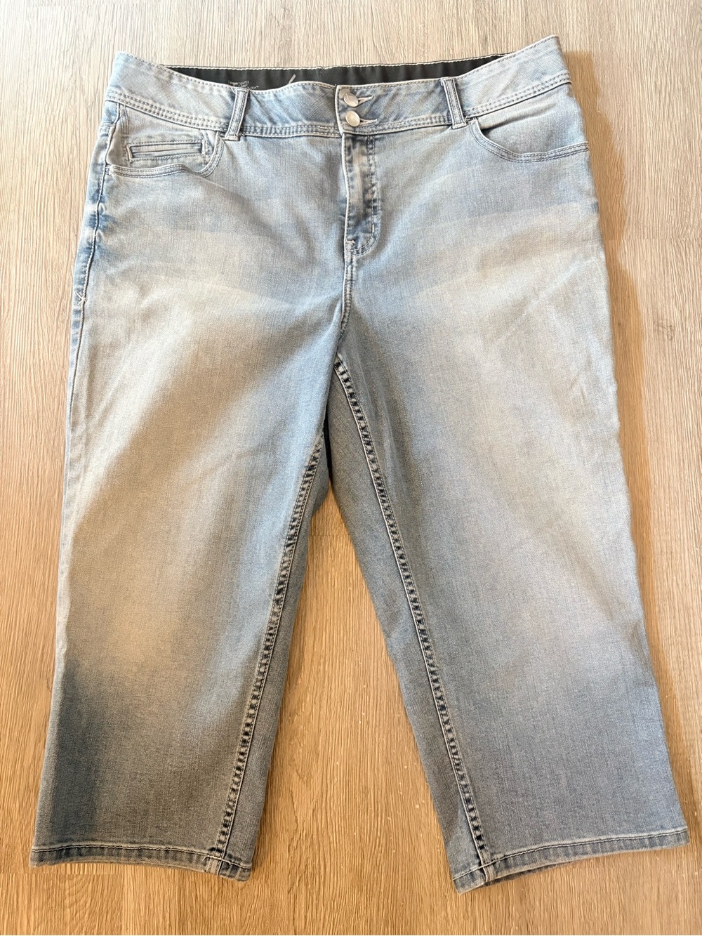Women's Lane Bryant Capri Jean Size 18 Blue Tighter Tummy Technology High Rise